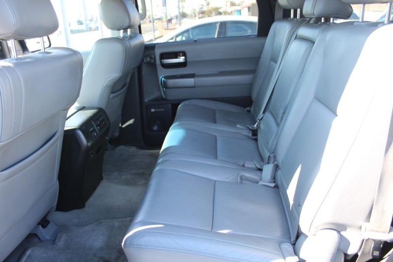 Toyota Sequoia Vehicle Full-screen Gallery Image 13