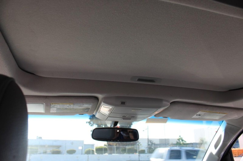 Toyota Sequoia Vehicle Full-screen Gallery Image 20