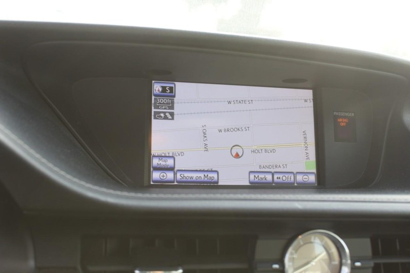 Lexus ES 350 Vehicle Full-screen Gallery Image 18