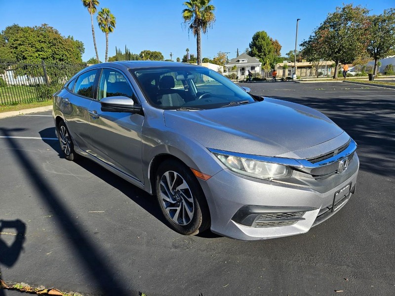 Honda Civic Sedan Vehicle Full-screen Gallery Image 08