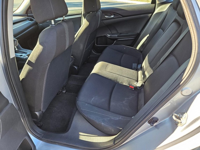 Honda Civic Sedan Vehicle Full-screen Gallery Image 15