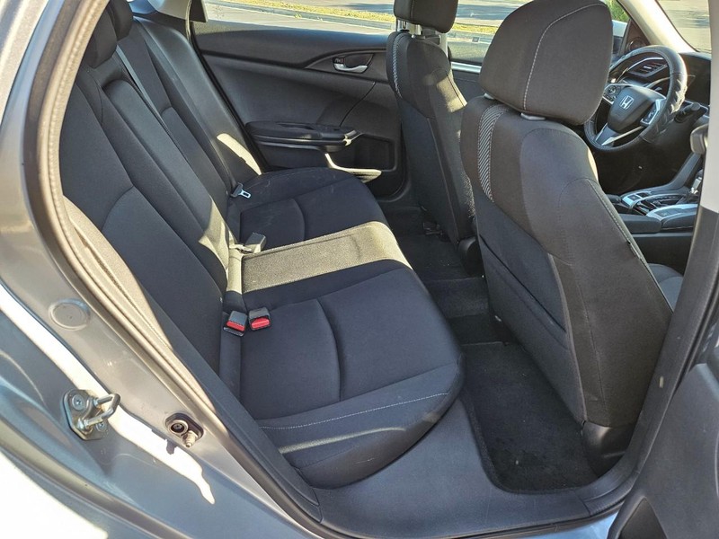 Honda Civic Sedan Vehicle Full-screen Gallery Image 17