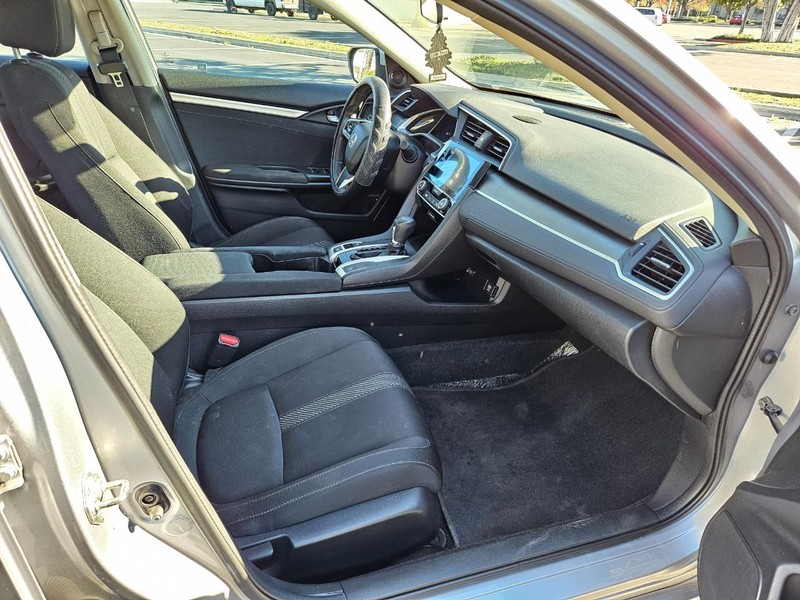 Honda Civic Sedan Vehicle Full-screen Gallery Image 18