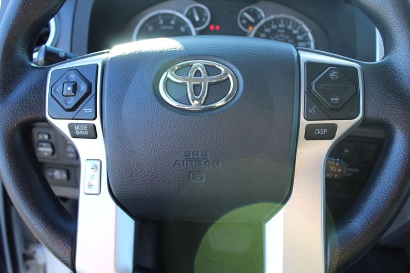 Toyota Tundra 4WD Vehicle Full-screen Gallery Image 23