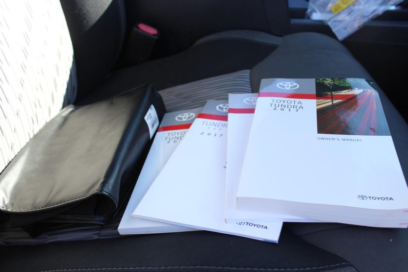 Toyota Tundra 4WD Vehicle Full-screen Gallery Image 26