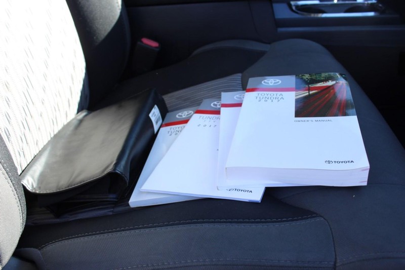 Toyota Tundra 4WD Vehicle Full-screen Gallery Image 27