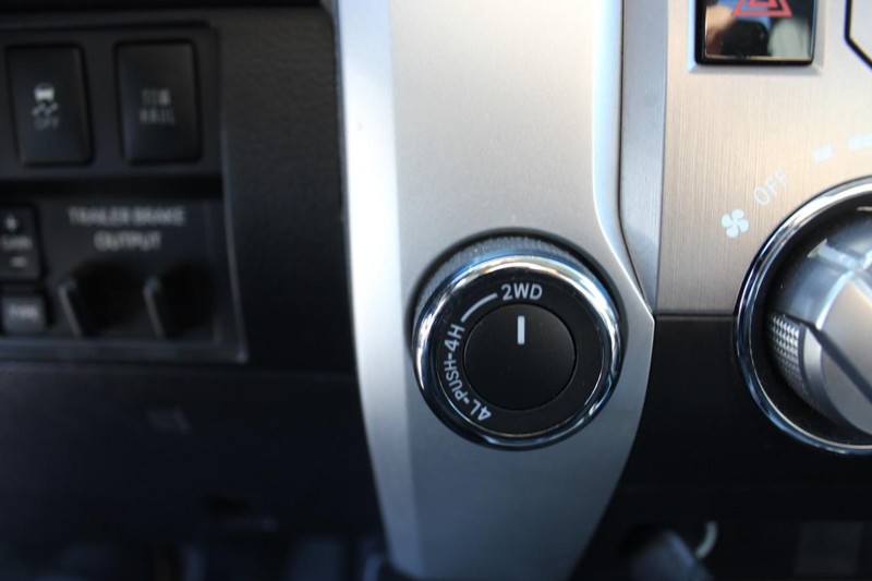 Toyota Tundra 4WD Vehicle Full-screen Gallery Image 34