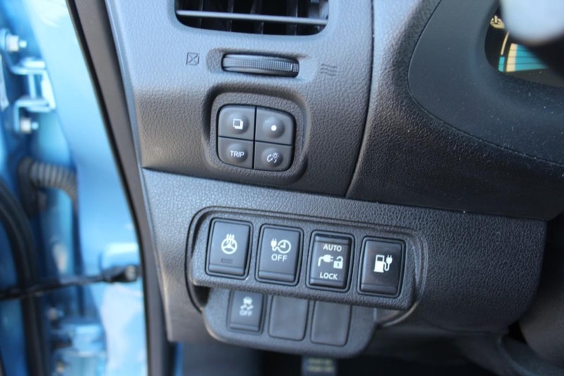 Nissan LEAF Vehicle Full-screen Gallery Image 12