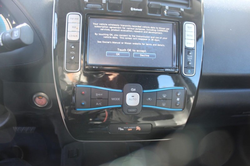 Nissan LEAF Vehicle Full-screen Gallery Image 17