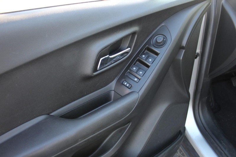 Chevrolet Trax Vehicle Full-screen Gallery Image 13