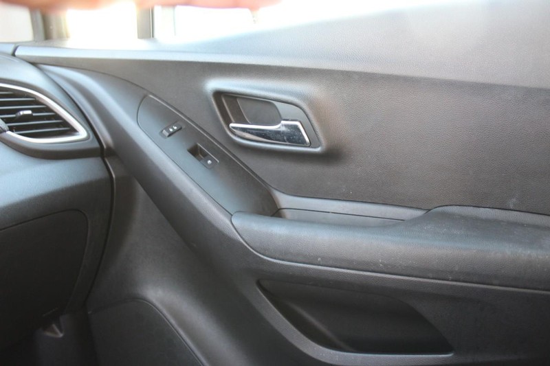 Chevrolet Trax Vehicle Full-screen Gallery Image 14