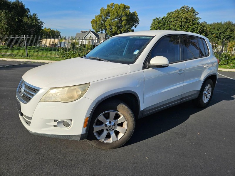 Volkswagen Tiguan Vehicle Full-screen Gallery Image 16