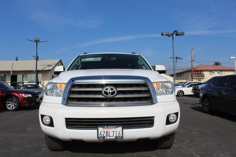Toyota Sequoia Vehicle Full-screen Gallery Image 05