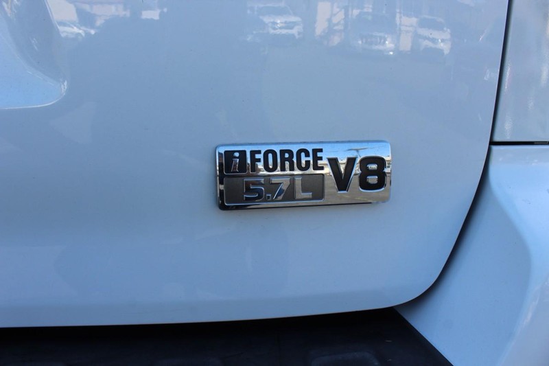 Toyota Sequoia Vehicle Full-screen Gallery Image 10