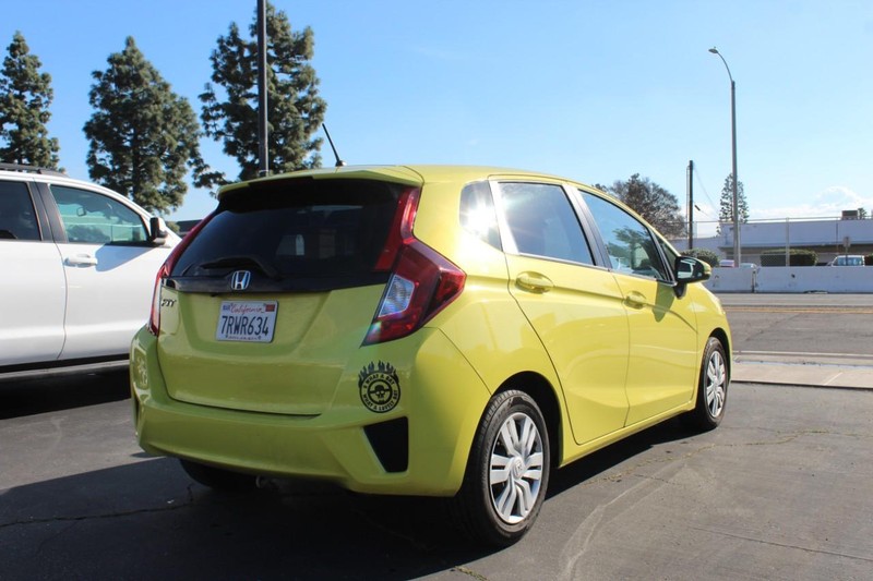 Honda Fit Vehicle Full-screen Gallery Image 03
