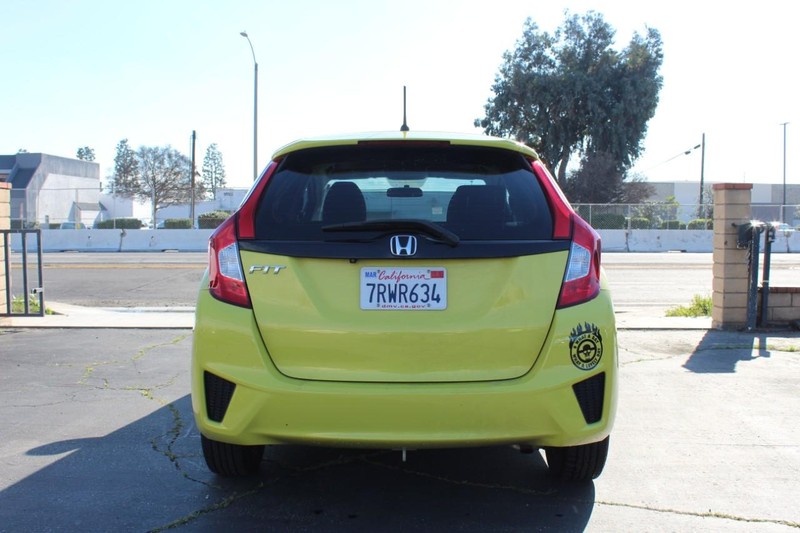Honda Fit Vehicle Full-screen Gallery Image 06