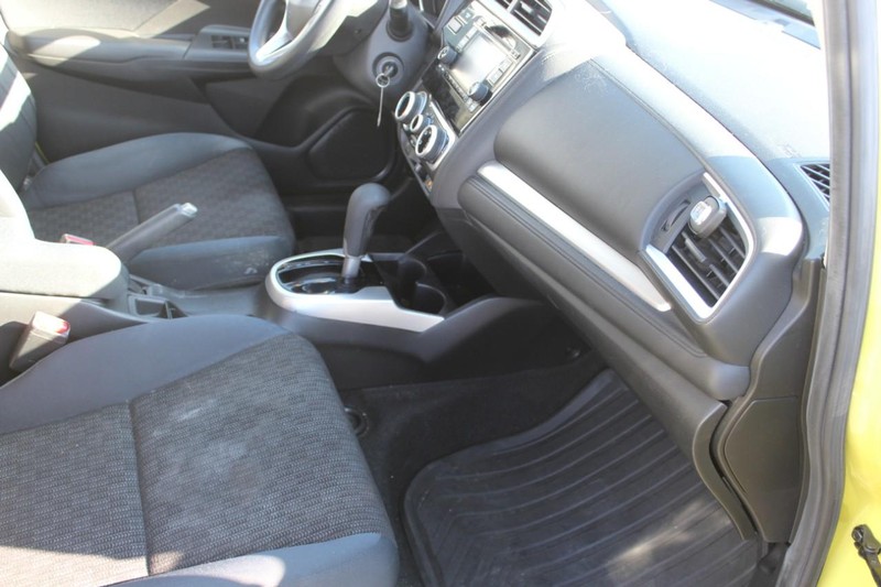 Honda Fit Vehicle Full-screen Gallery Image 10