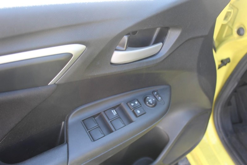 Honda Fit Vehicle Full-screen Gallery Image 12