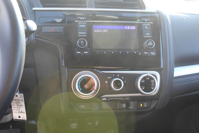 Honda Fit Vehicle Full-screen Gallery Image 13