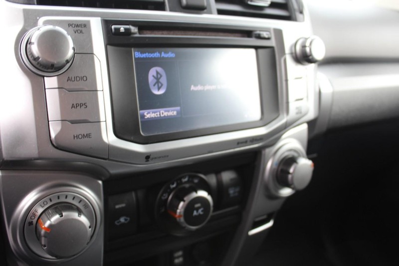 Toyota 4Runner Vehicle Full-screen Gallery Image 22