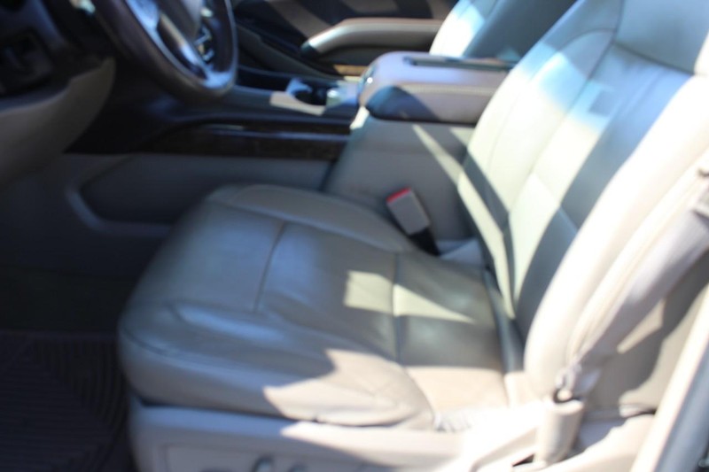 Chevrolet Tahoe Vehicle Full-screen Gallery Image 17