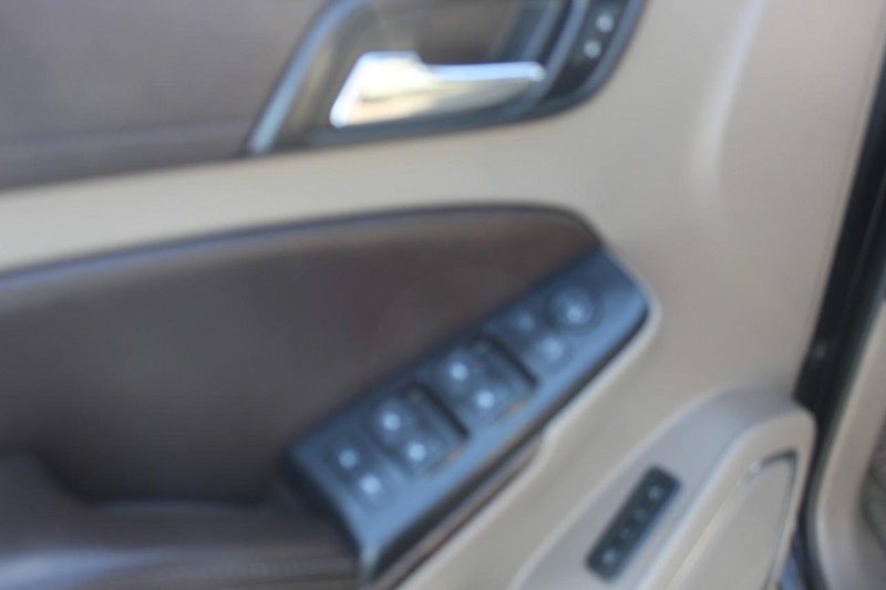 Chevrolet Tahoe Vehicle Full-screen Gallery Image 18