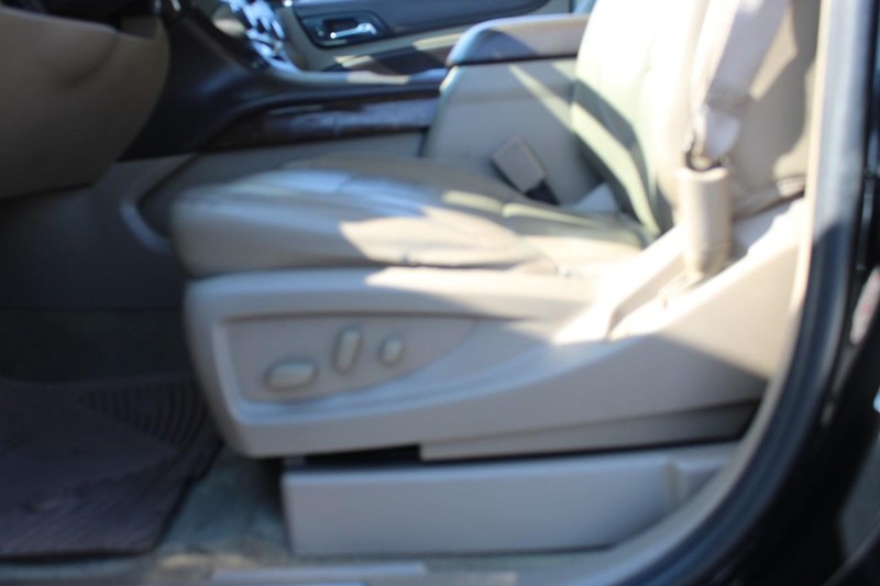 Chevrolet Tahoe Vehicle Full-screen Gallery Image 21