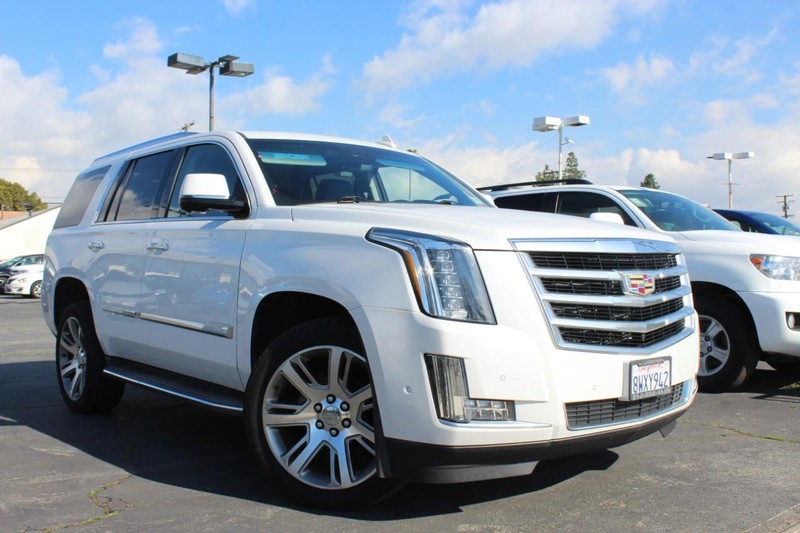 Cadillac Escalade Vehicle Full-screen Gallery Image 01