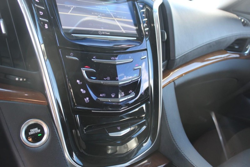 Cadillac Escalade Vehicle Full-screen Gallery Image 26