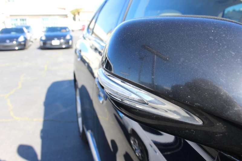 Lexus RX 350 Vehicle Full-screen Gallery Image 07