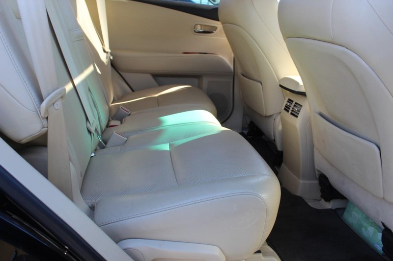 Lexus RX 350 Vehicle Full-screen Gallery Image 11