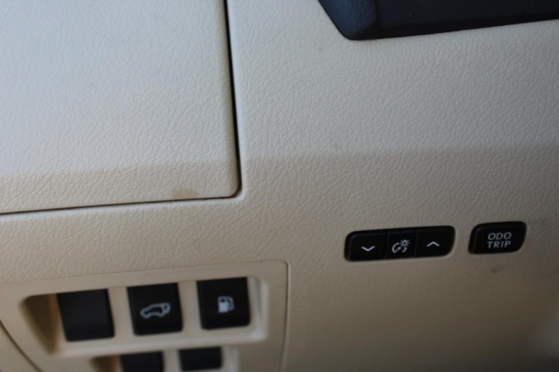 Lexus RX 350 Vehicle Full-screen Gallery Image 14