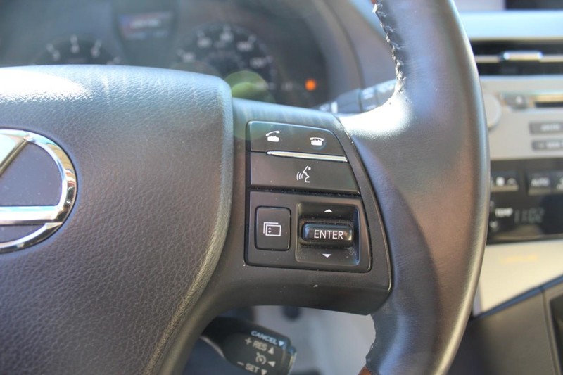 Lexus RX 350 Vehicle Full-screen Gallery Image 16