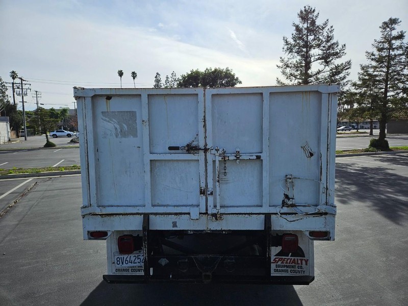 Chevrolet Silverado 2500HD Vehicle Full-screen Gallery Image 06