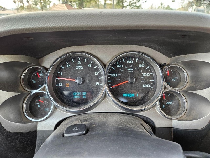 Chevrolet Silverado 2500HD Vehicle Full-screen Gallery Image 07