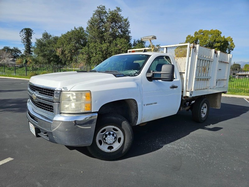 Chevrolet Silverado 2500HD Vehicle Full-screen Gallery Image 13