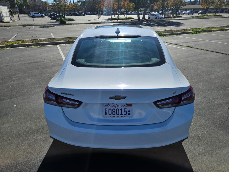 Chevrolet Malibu Vehicle Full-screen Gallery Image 05
