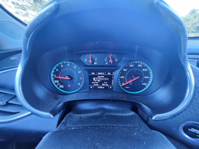 Chevrolet Malibu Vehicle Full-screen Gallery Image 11