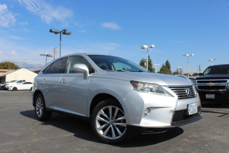 Lexus RX 450h Vehicle Full-screen Gallery Image 02