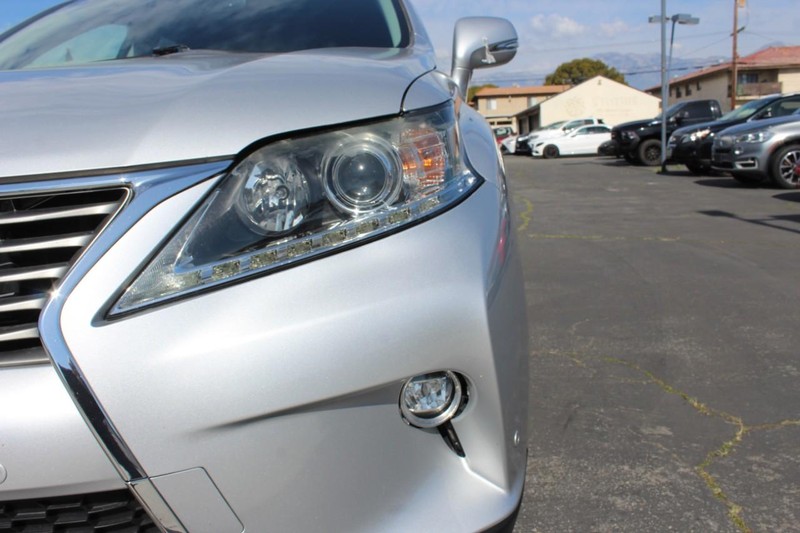 Lexus RX 450h Vehicle Full-screen Gallery Image 07