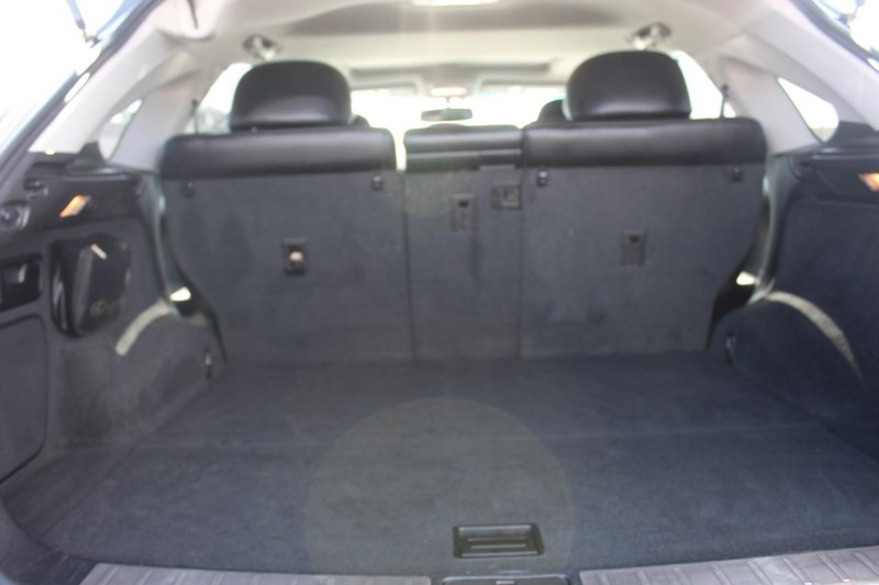 Lexus RX 450h Vehicle Full-screen Gallery Image 11