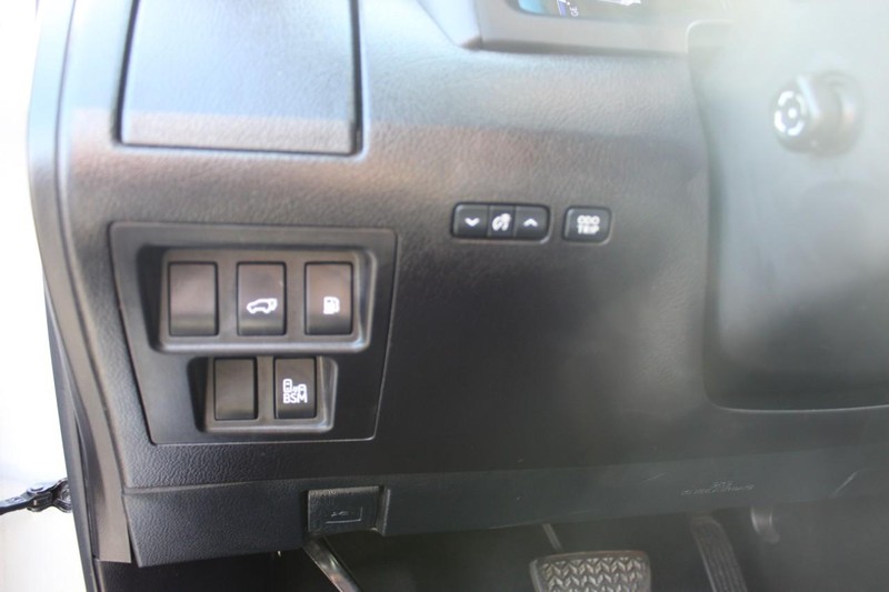 Lexus RX 450h Vehicle Full-screen Gallery Image 19