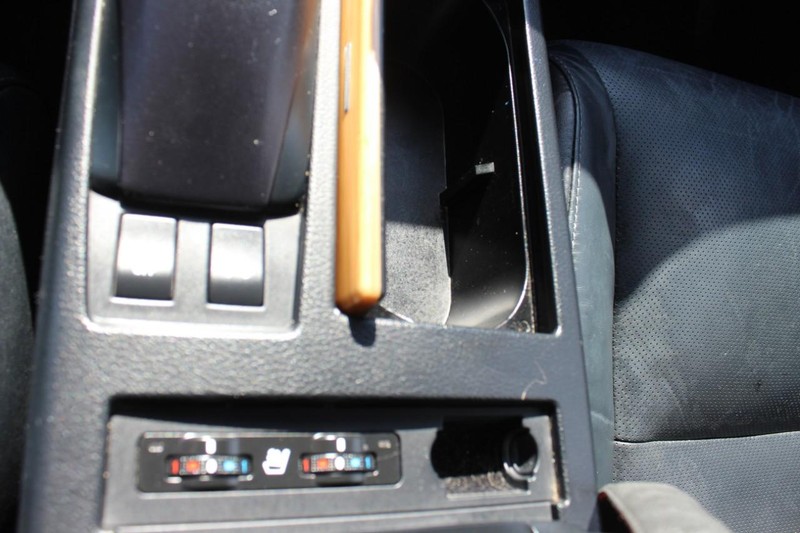 Lexus RX 450h Vehicle Full-screen Gallery Image 22