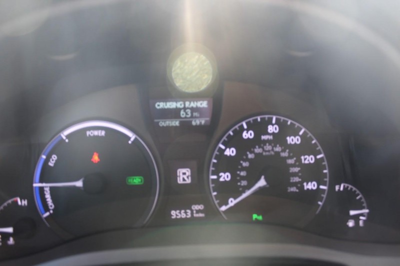 Lexus RX 450h Vehicle Full-screen Gallery Image 28