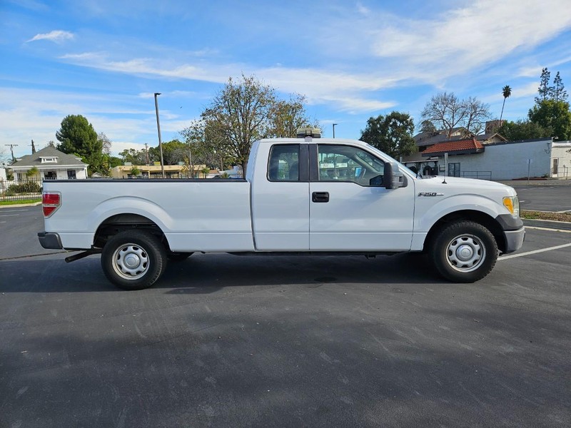 Ford F-150 Vehicle Full-screen Gallery Image 06