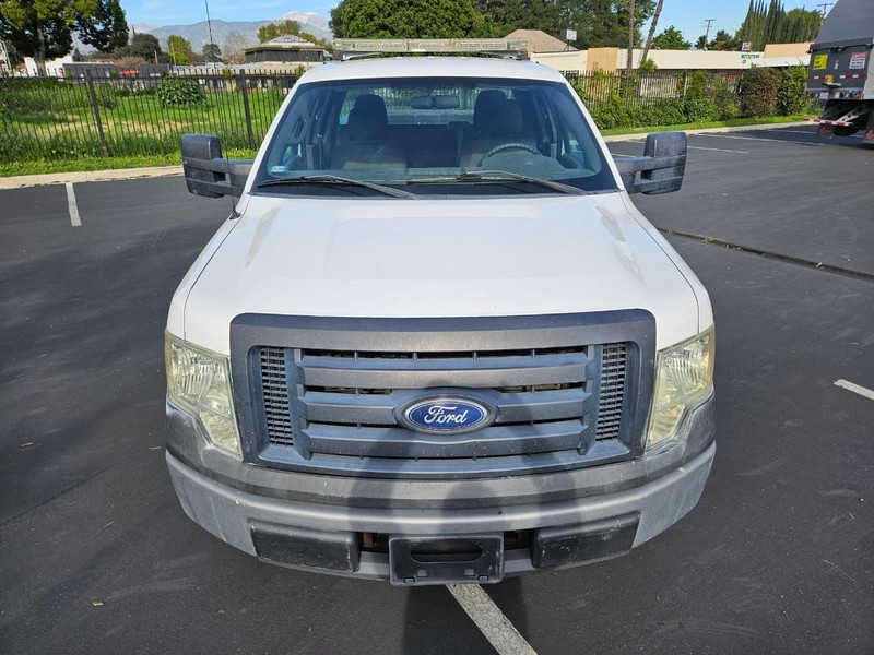 Ford F-150 Vehicle Full-screen Gallery Image 08