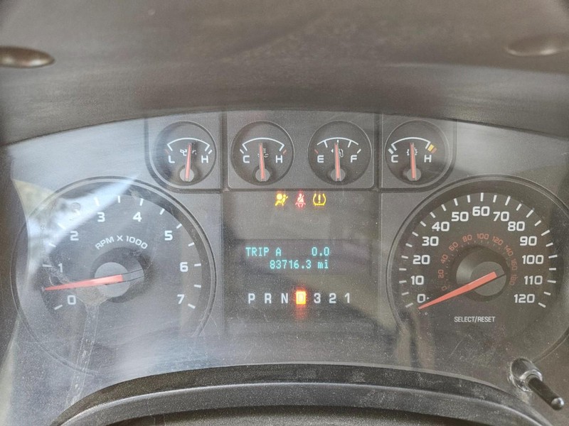 Ford F-150 Vehicle Full-screen Gallery Image 10