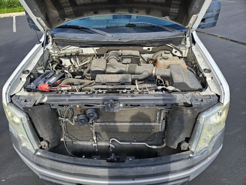 Ford F-150 Vehicle Full-screen Gallery Image 16