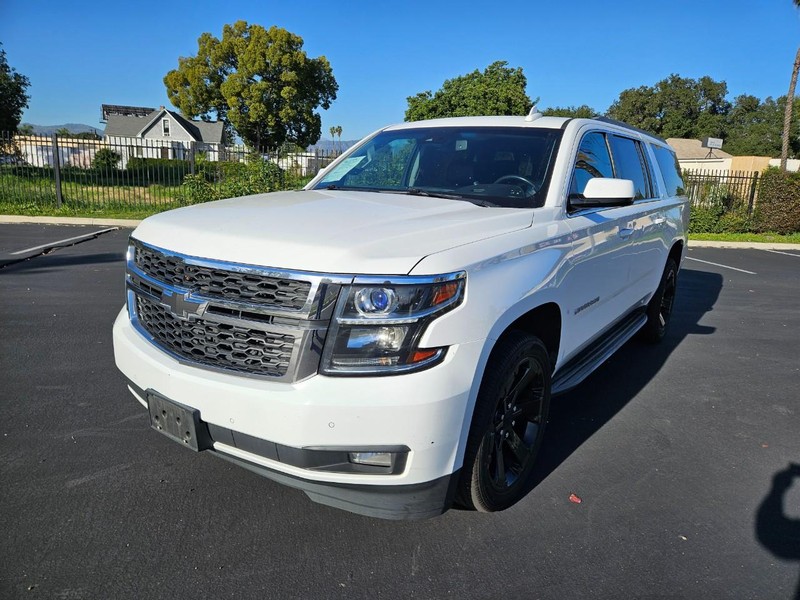 Chevrolet Suburban Vehicle Full-screen Gallery Image 02