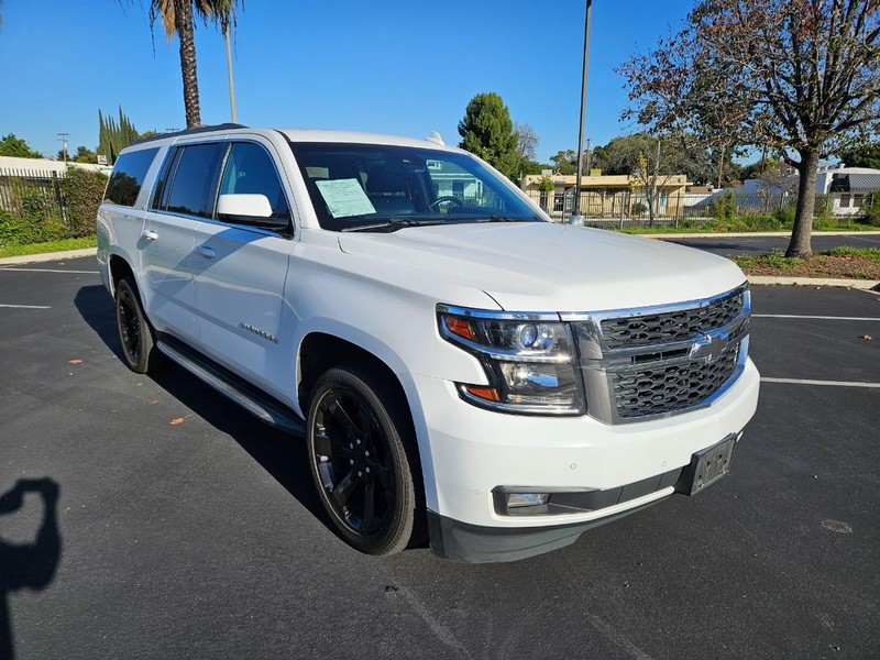 Chevrolet Suburban Vehicle Full-screen Gallery Image 08